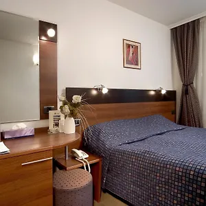 3* Hotel Forum - Free Parking
